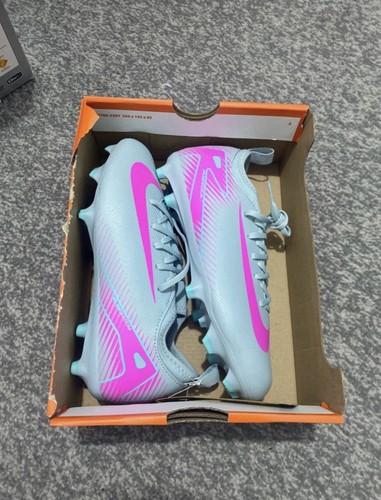 Brand new kids - nike, football